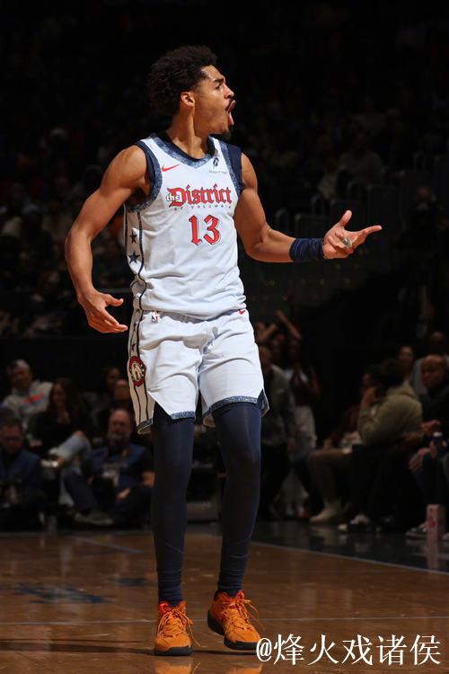 约基奇受困森林狼大胜掘金,步行者复仇马刺获胜 约基奇受困森林狼大胜掘金,步行者复仇马刺获胜